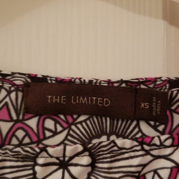 Limited Sleeveless Top - Picture 3 of 7